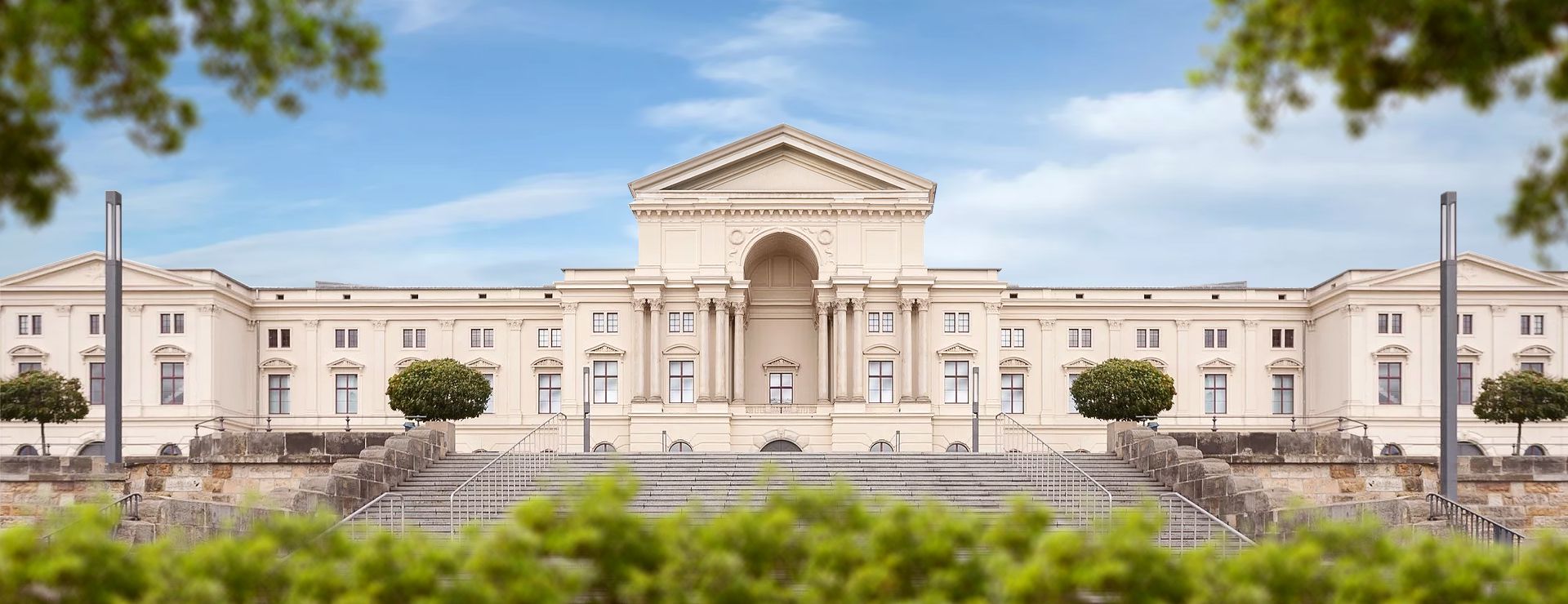 Finishing of the facade of the Museum of Fine Arts "Maricia"